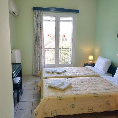 Konstantinos Apartments Agia Efimia Extérieur photo