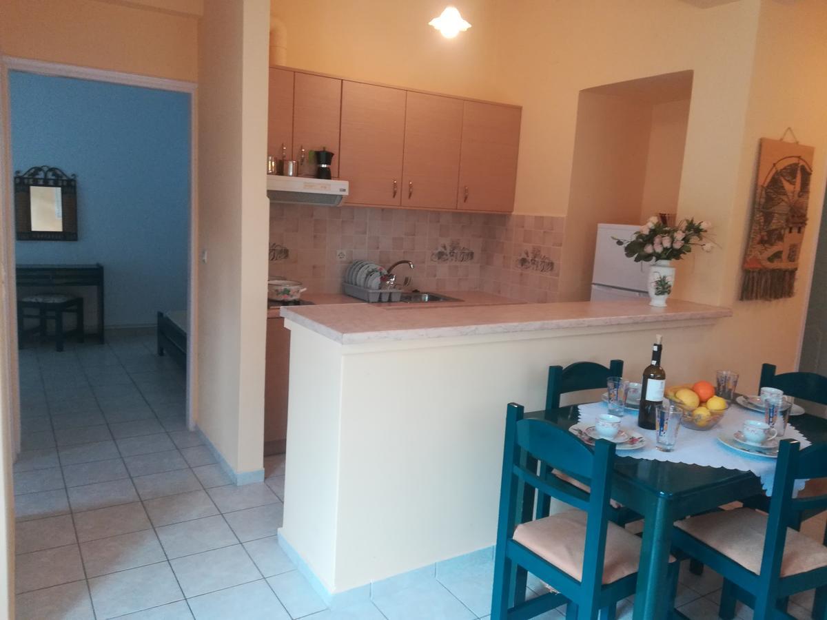 Konstantinos Apartments Agia Efimia Extérieur photo