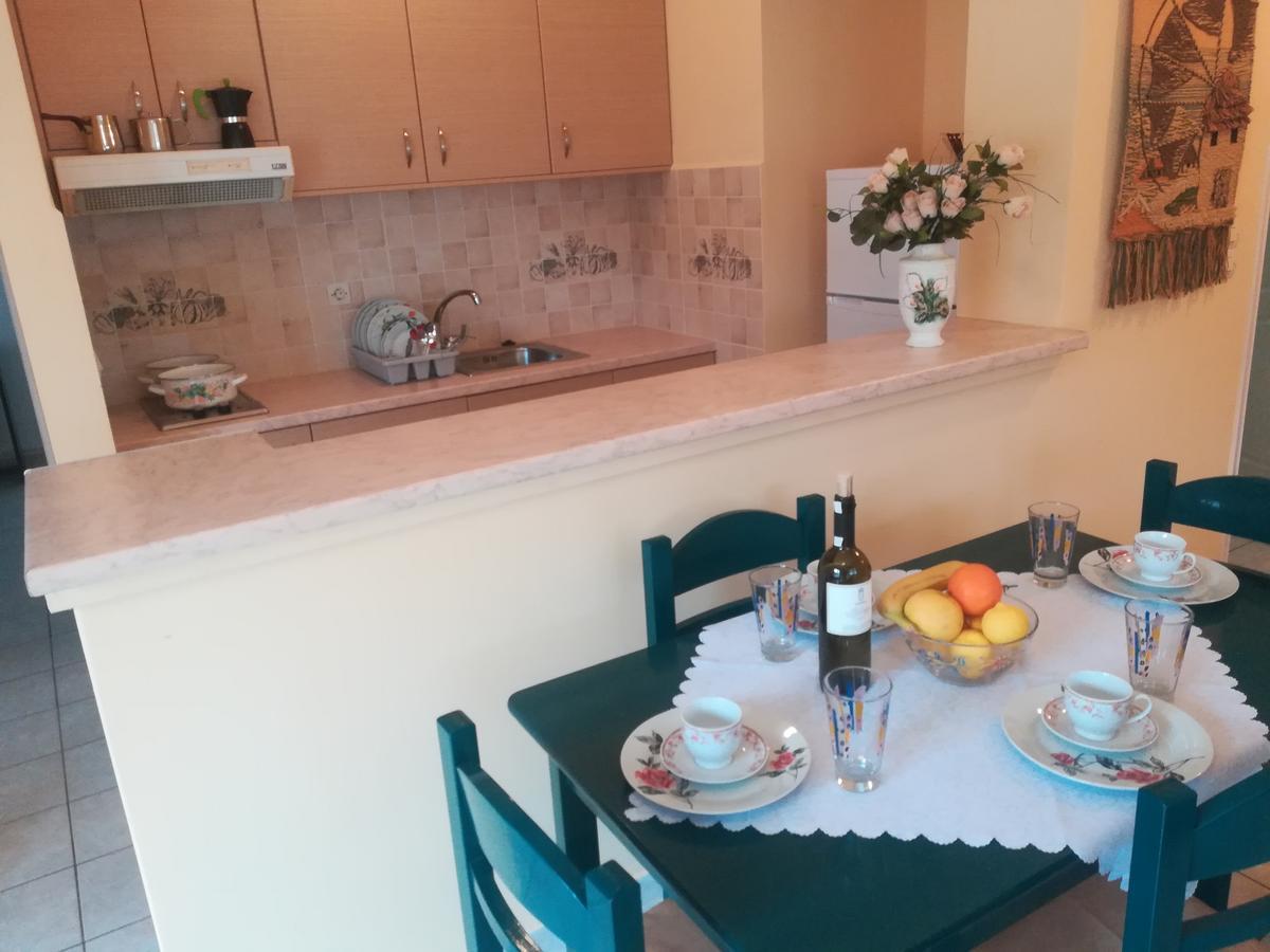 Konstantinos Apartments Agia Efimia Extérieur photo