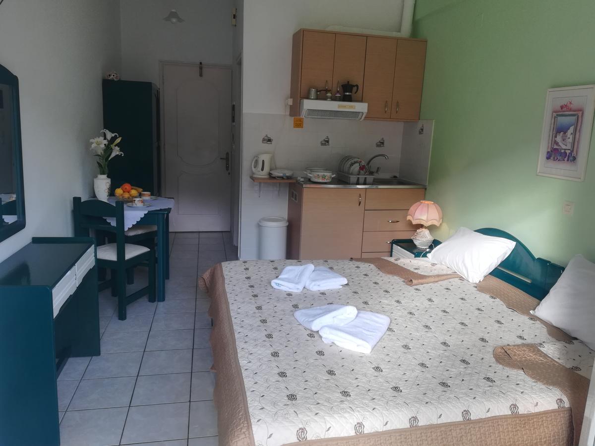 Konstantinos Apartments Agia Efimia Extérieur photo