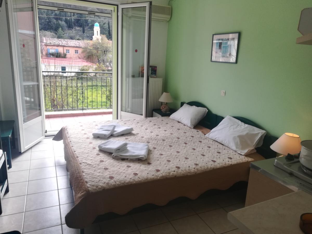 Konstantinos Apartments Agia Efimia Extérieur photo