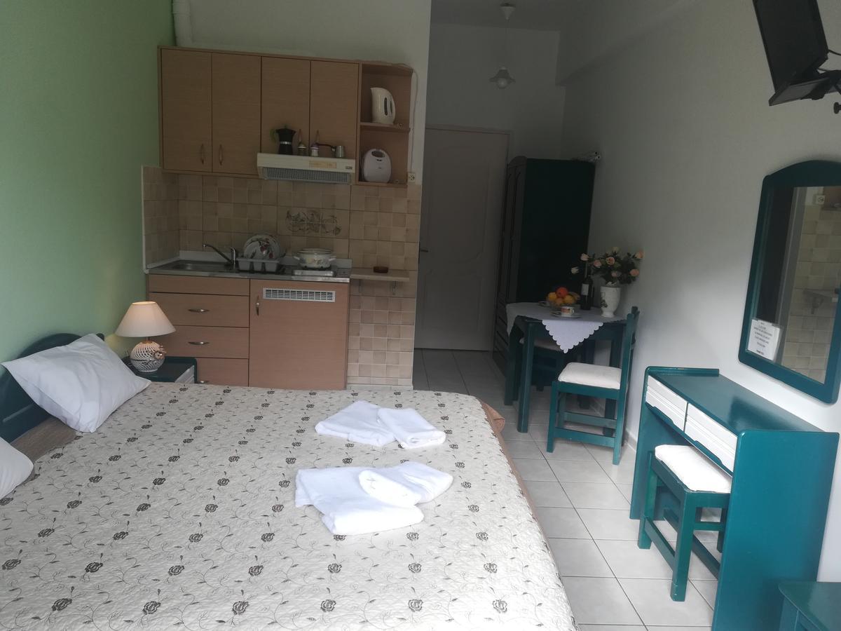 Konstantinos Apartments Agia Efimia Extérieur photo