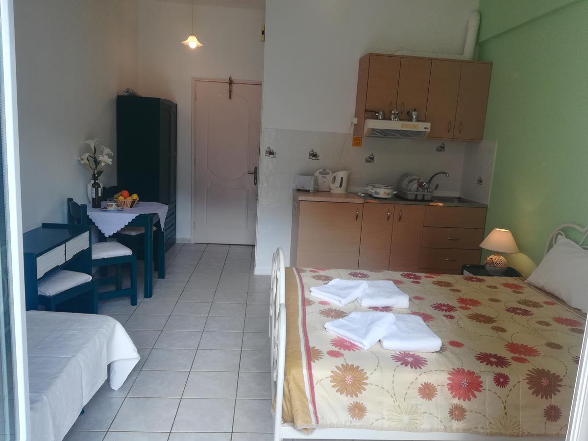 Konstantinos Apartments Agia Efimia Extérieur photo