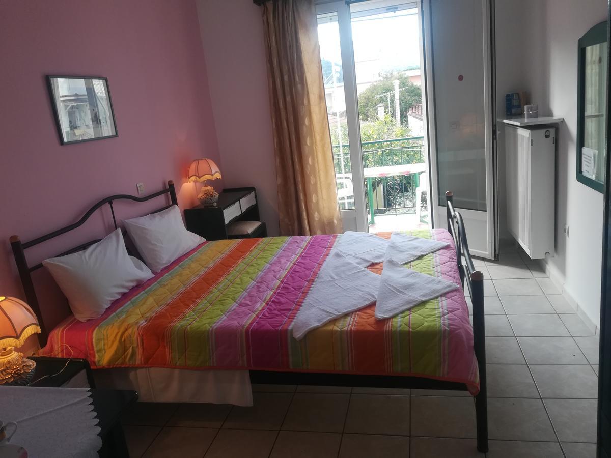 Konstantinos Apartments Agia Efimia Extérieur photo