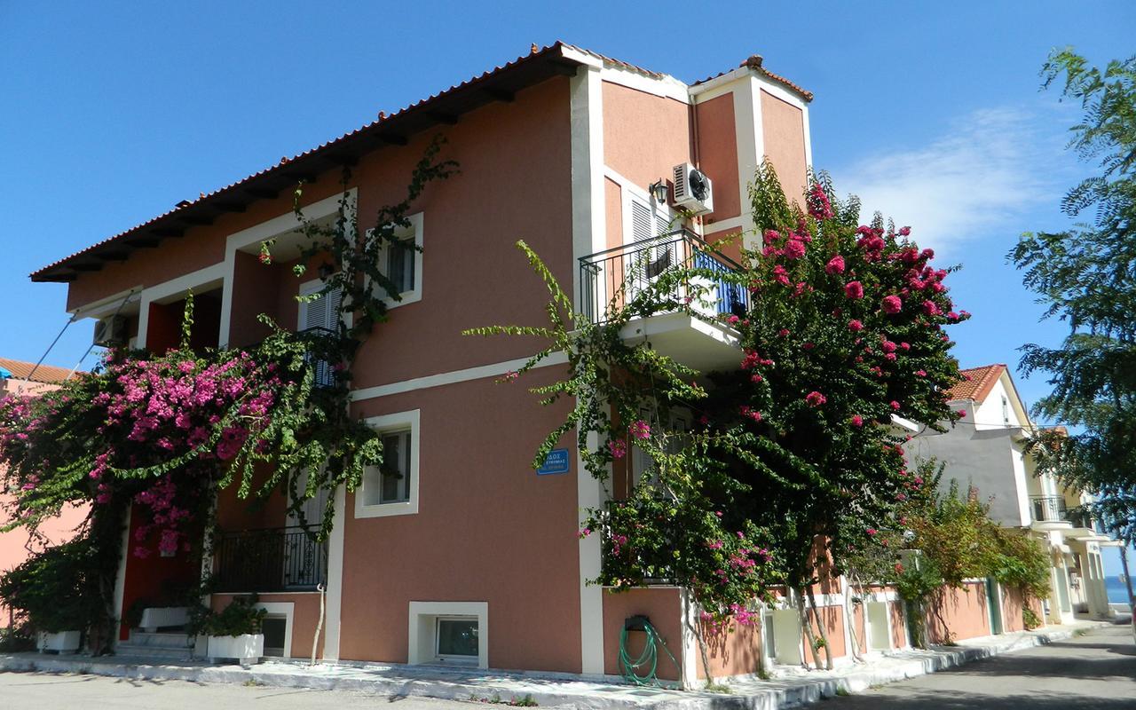 Konstantinos Apartments Agia Efimia Extérieur photo